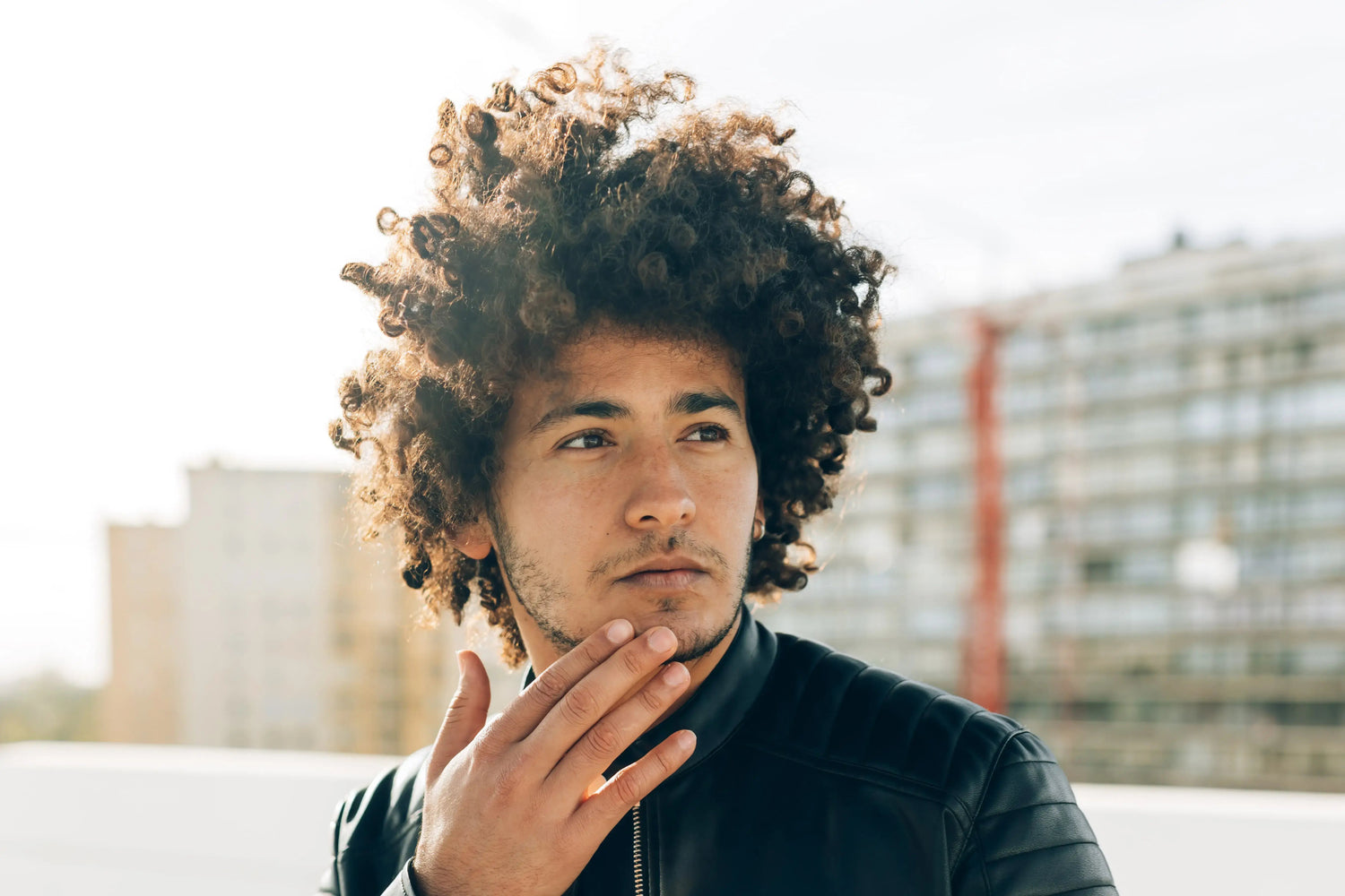 salão cabelo cacheado masculino