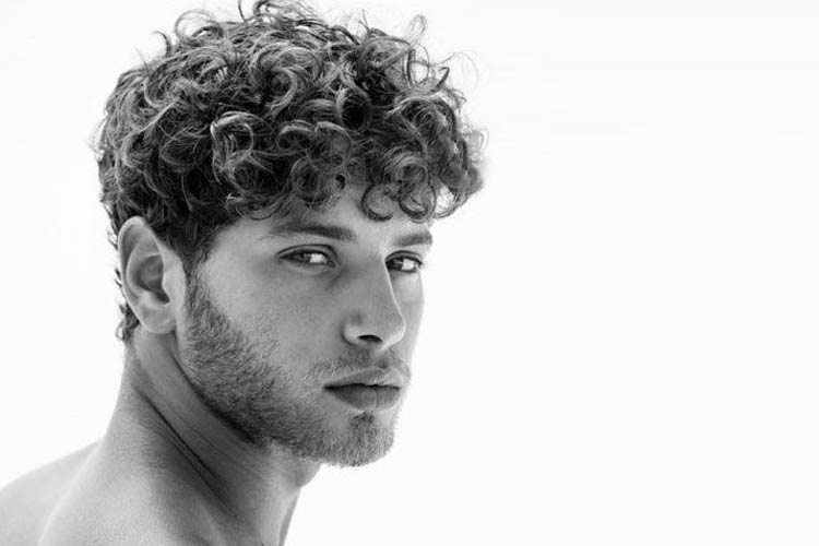 corte americano cabelo cacheado masculino