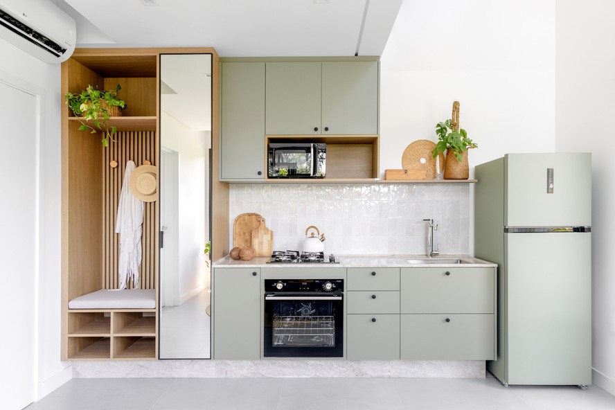 cozinha decorada em tons neutros