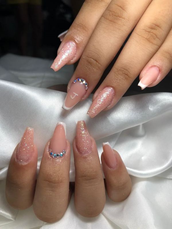 custo alongamento unhas bailarina com pedrarias