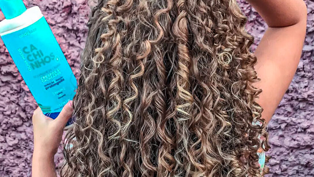 Técnicas de Revitalização Rápida: Salve Seus Cachos em Minutos