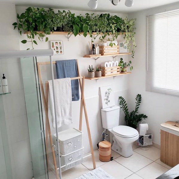 5 Dicas para Renovar seu Banheiro Alugado sem Quebrar Nada; Banheiro Alugado: Transforme com Adesivos e Papel de Parede; Acessórios que Fazem a Diferença no Banheiro de Aluguel; Iluminação Inteligente para Banheiros Pequenos e Alugados; Plantas e Têxteis: Toques de Conforto no Banheiro Alugado