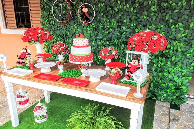 decoração de sala joaninha