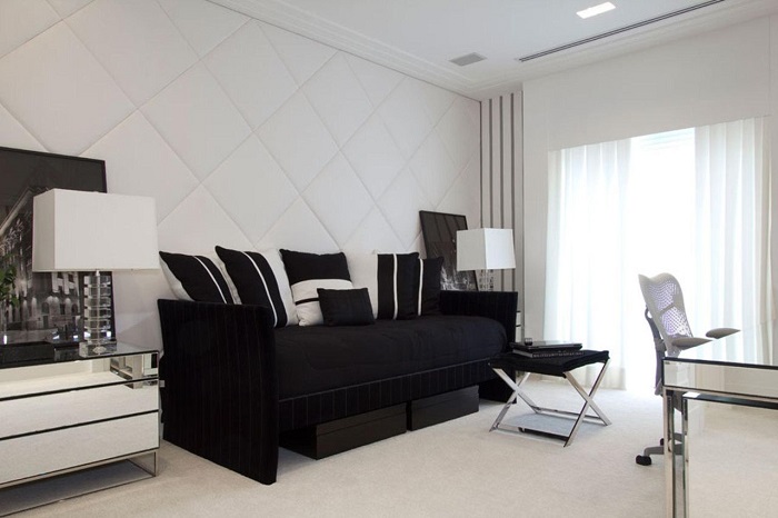 5 ideias de títulos:
1. Sala Preto e Branco: O Guia Definitivo para uma Decoração Atemporal
2. Transforme Sua Sala: Ideias Criativas com Preto e Branco
3. Preto e Branco na Sala: Equilíbrio Perfeito entre Elegância e Modernidade
4. Decoração de Sala P&B: Dicas Essenciais para um Ambiente Sofisticado
5. Minimalismo e Clássico: A Combinação Perfeita de Preto e Branco na Sua Sala