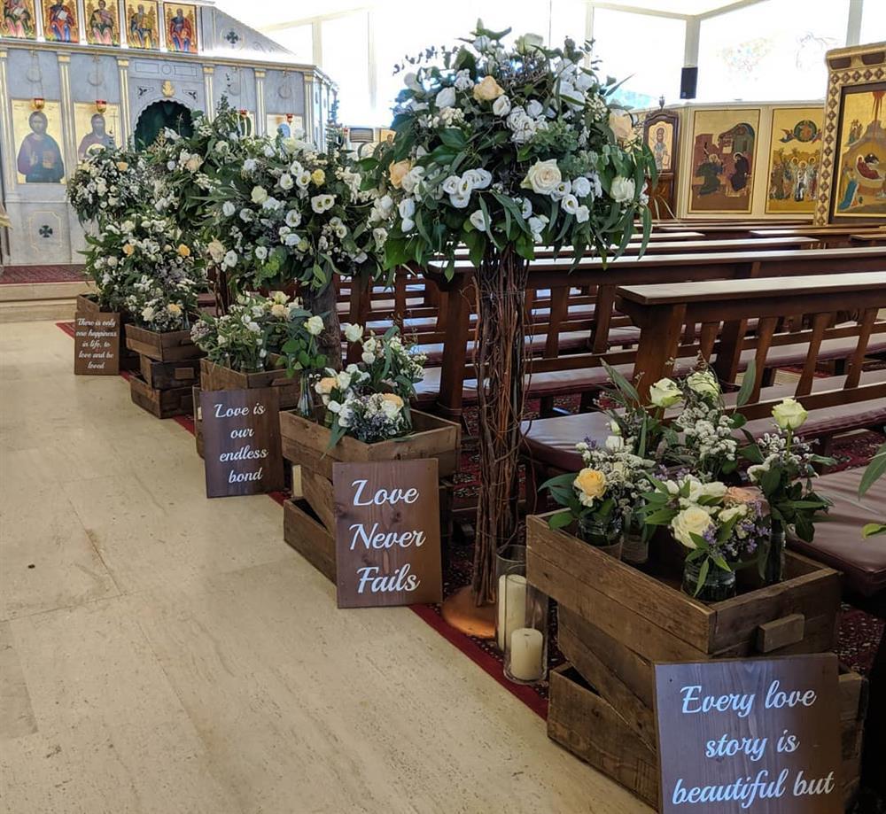 Como Escolher a Paleta de Cores Perfeita para um Casamento Rústico e Simples