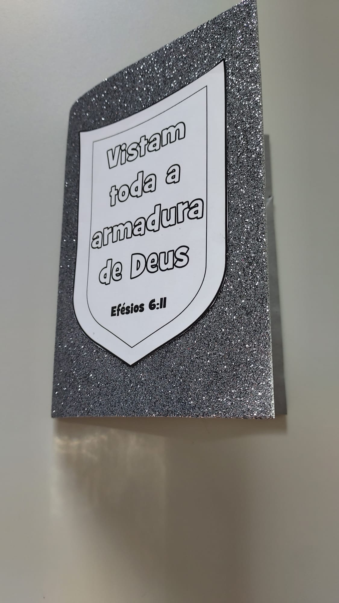 Inspirações Visuais: Galerias e Tutoriais para Decorar com a Armadura de Deus