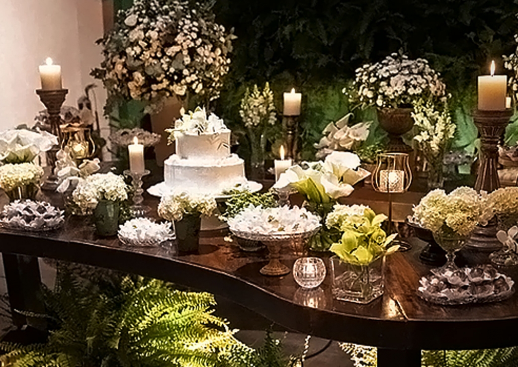 Iluminação para Mesa de Casamento: Velas e Castiçais em Destaque