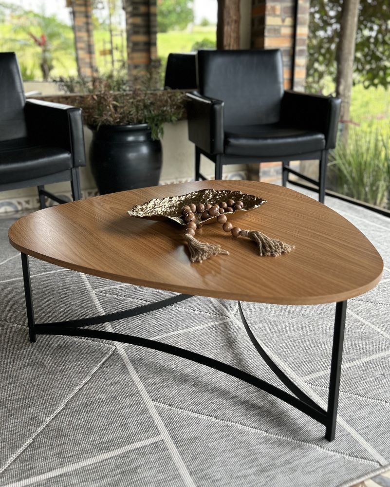 Como Aplicar a Regra de Três na Decoração da Mesa de Centro