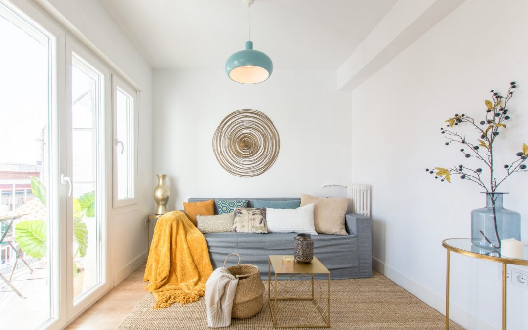 piso vinílico de encaixe versus adesivo para decorar apartamento