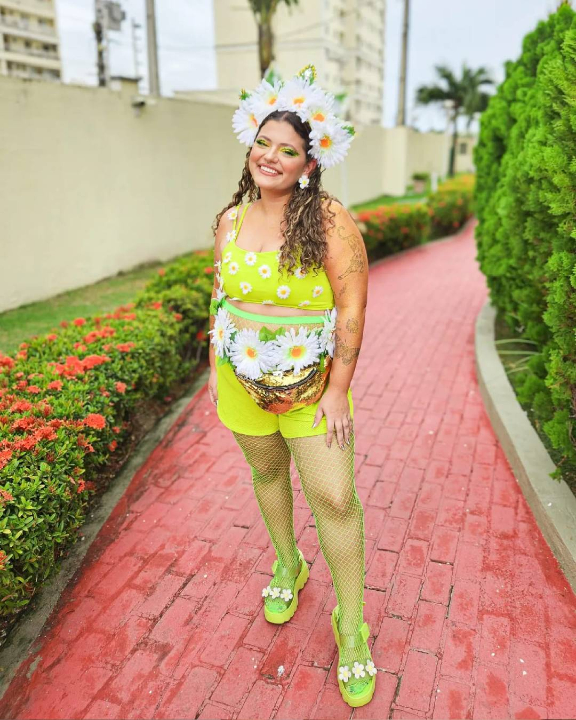 como economizar na fantasia de salva vidas para carnaval