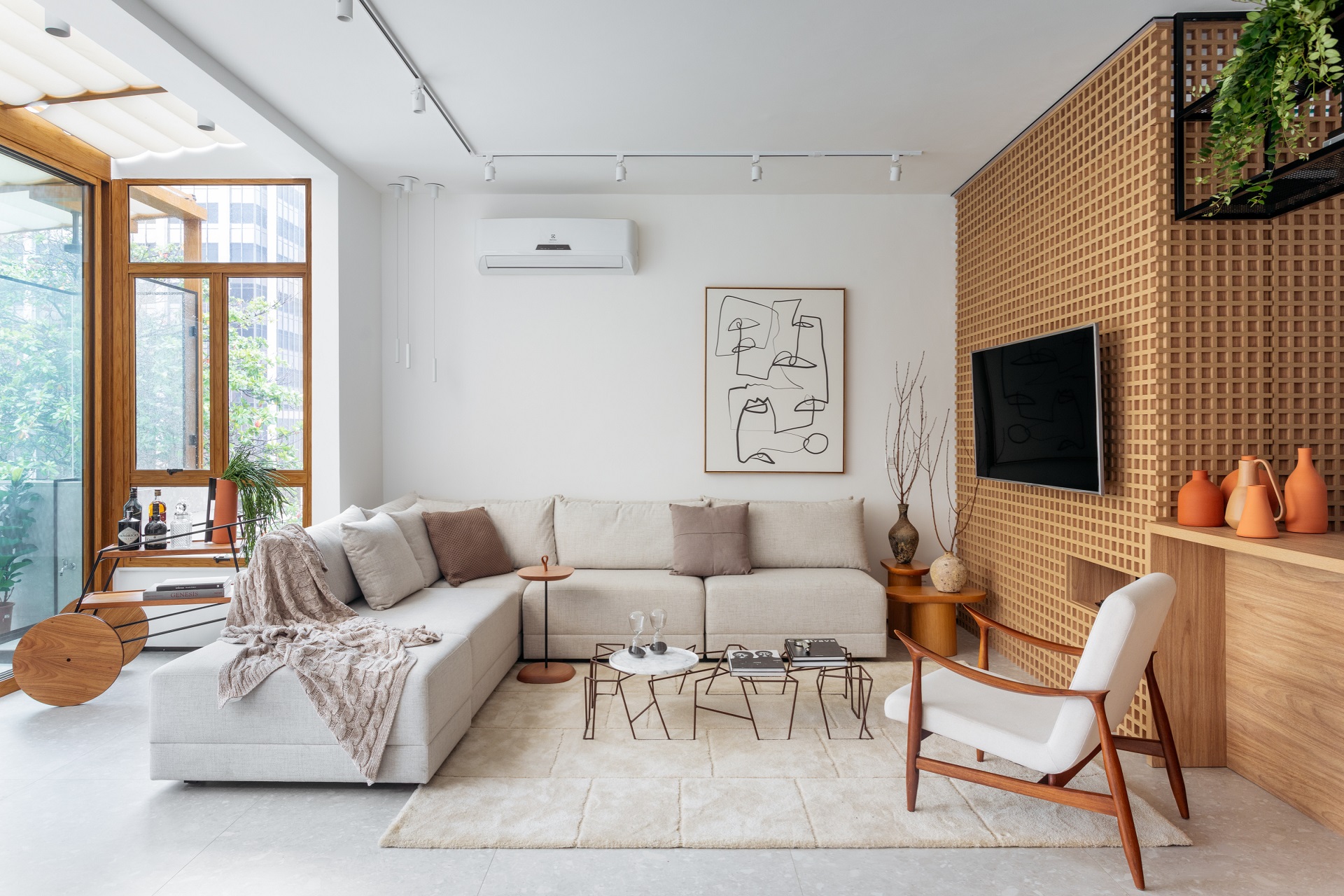 5 ideias de títulos:
1. Como Descobrir Sua Paixão Profissional e Transformar Sua Carreira
2. Fazer o Que Gosta vs. Gostar do Que Faz: Qual a Melhor Abordagem?
3. Evitando o Burnout: A Realidade de Trabalhar com o Que Ama
4. Desenvolvendo Disciplina para o Sucesso em Carreiras Apaixonantes
5. Frases Inspiradoras para Guiar Sua Jornada Profissional