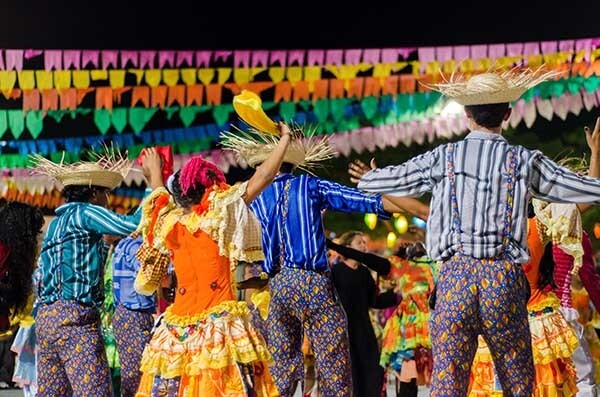 erros comuns ao desenhar festa junina