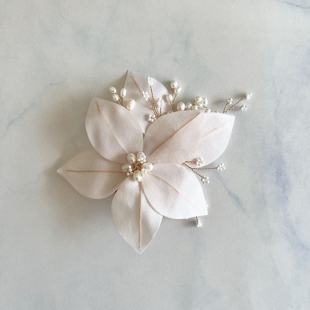 Flores de Tecido para Cabelo: Escolha o Modelo Ideal para Cada Ocasião