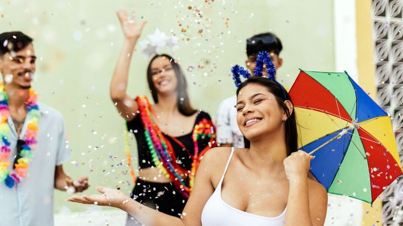 frases de carnaval sobre dinheiro e folia