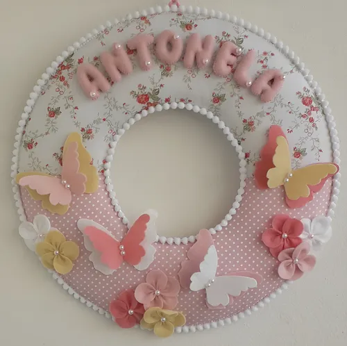 Feltro Santa Fé vs. Outros Materiais: Qual o Melhor para Sua Guirlanda?