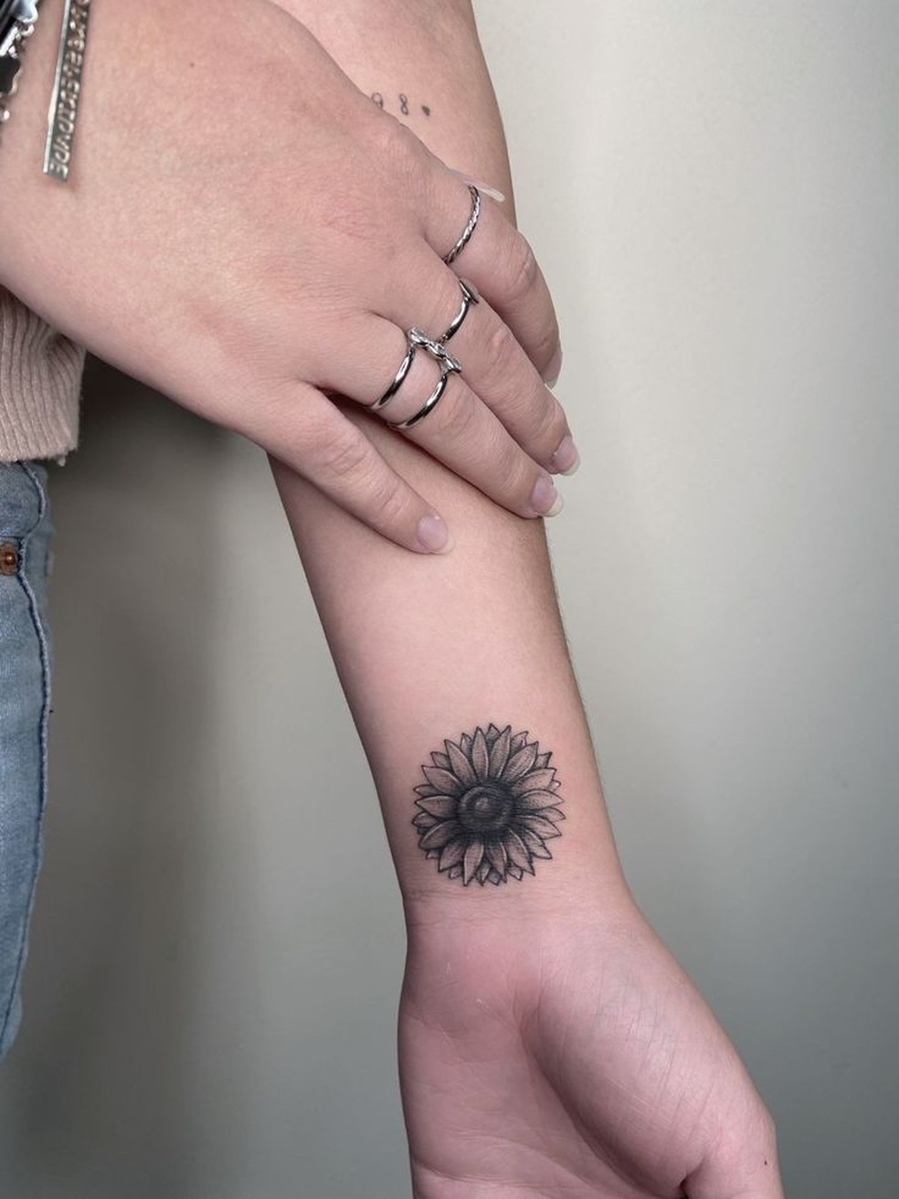 quanto custa uma tatuagem feminina pequena