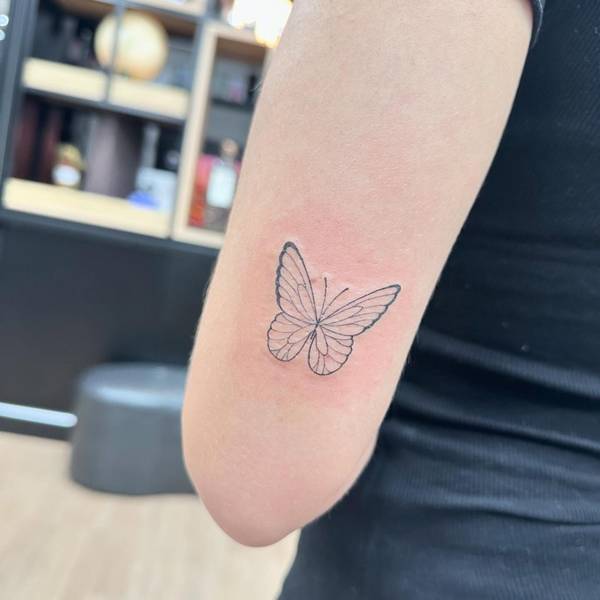 significado tatuagem borboleta atras da orelha