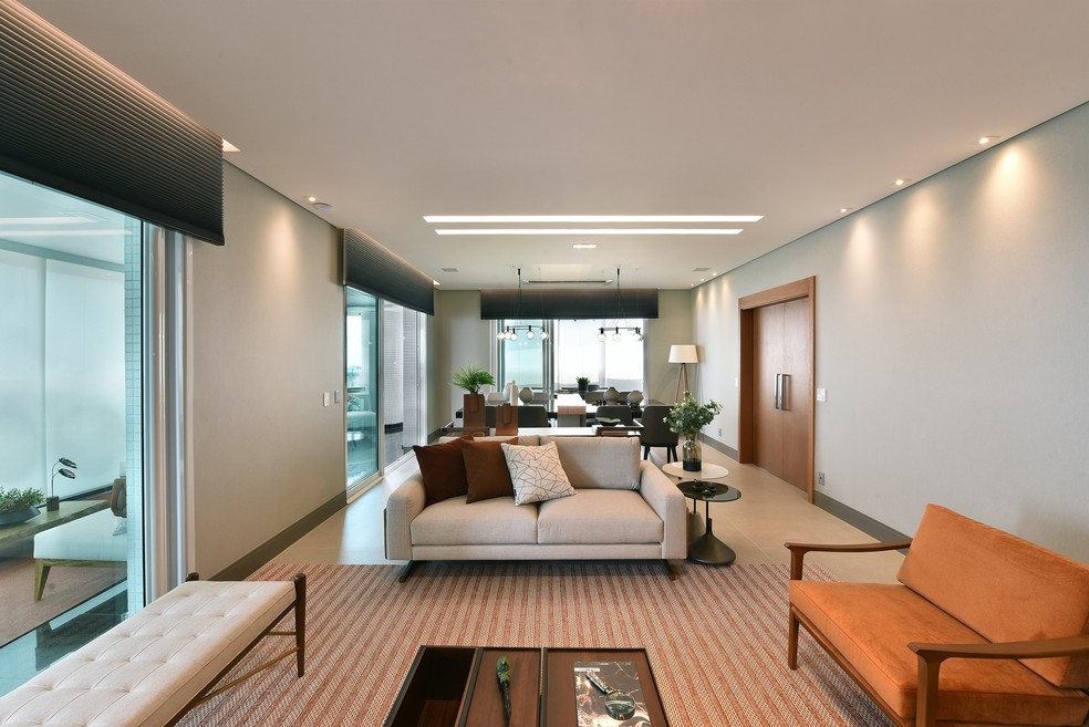 Vantagens e Ideias Criativas de Iluminação
4. Iluminação LED para Sancas: Escolha Certa para Cada Ambiente
5. O Efeito Acolhedor da Luz Indireta em Sancas de Gesso