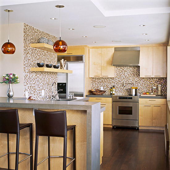 5 ideias de títulos: 1. Iluminação de Cozinha Americana: Guia Completo para Valorizar seu Espaço. 2. Pendentes e Spots: Como Escolher a Iluminação Perfeita para sua Bancada. 3. Temperatura de Cor na Cozinha: Branca Neutra vs. Amarela para Cada Ambiente. 4. Iluminação LED na Cozinha: Eficiência e Estilo para sua Casa. 5. Cozinha Integrada: Dicas de Iluminação para Criar Ambientes Harmoniosos.