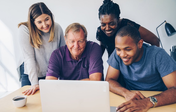 Como Escolher a Agência de Intercâmbio Ideal para Maiores de 40 (STB