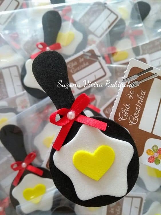 Personalizando Lembrancinhas de Chá de Cozinha: Dicas de Tags e Acabamentos