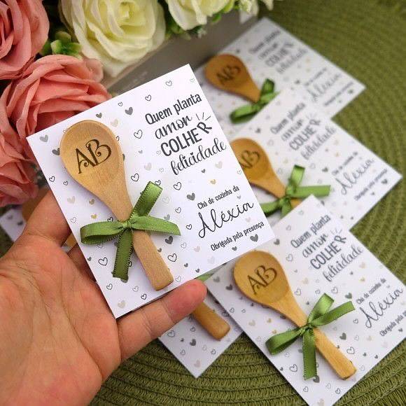 Lembrancinhas de Chá de Cozinha: Comprar Prontas ou Fazer em Casa?