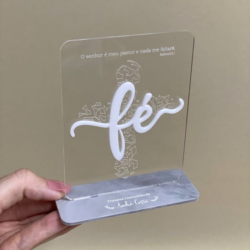 Além da Lembrancinha: Usos Criativos do Pregador de Roupa na Decoração