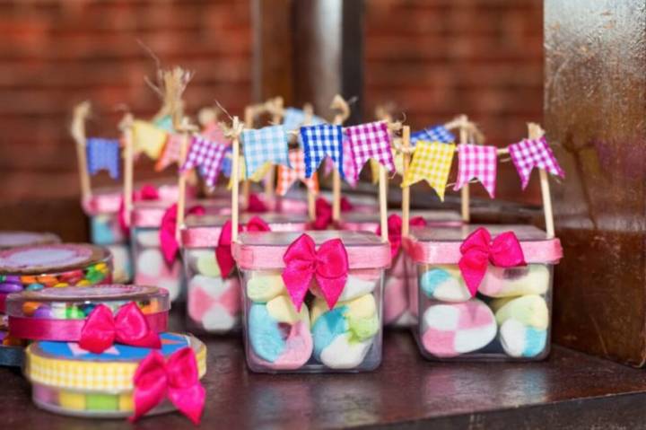 Lembrancinhas de Casamento 2026: Tendências de Bem-Estar e Gastronomia Gourmet