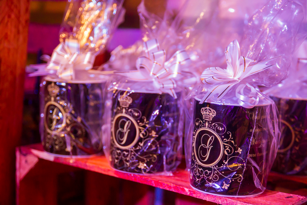 Lembrancinhas tecnológicas: O que os convidados realmente querem ganhar