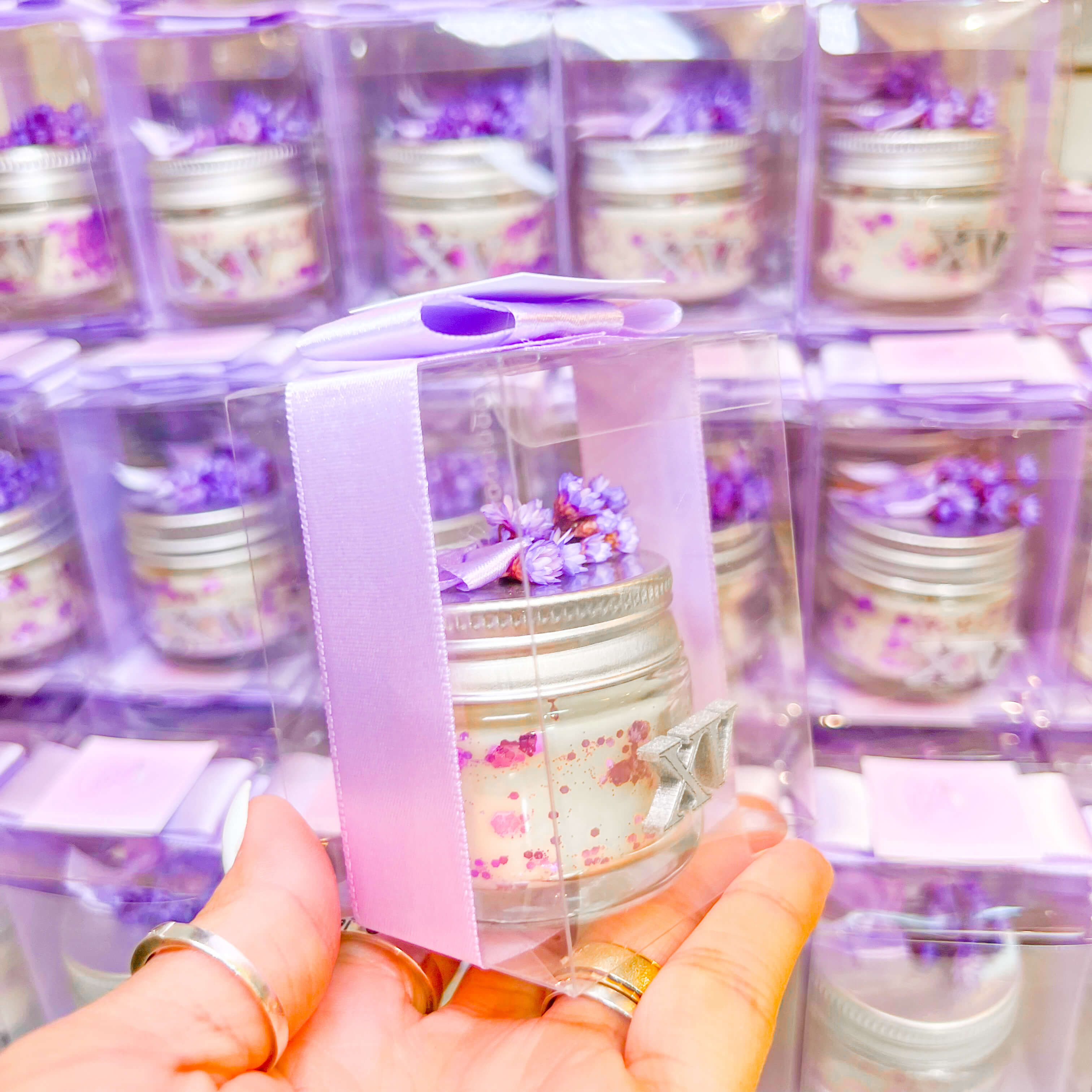 As tendências de cores para festas de 15 anos em 2025 e suas lembrancinhas