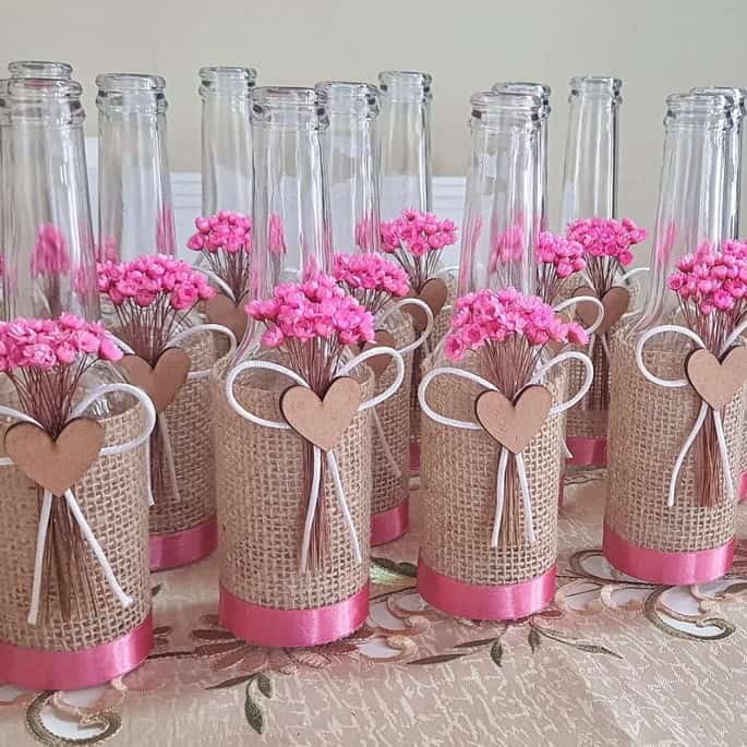 Como pintar garrafas de vidro para decoração rústica