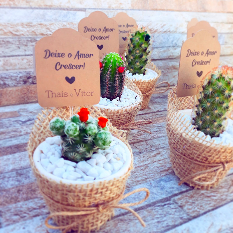 Juta e Renda: A Combinação Perfeita para Lembrancinhas de Casamento Românticas