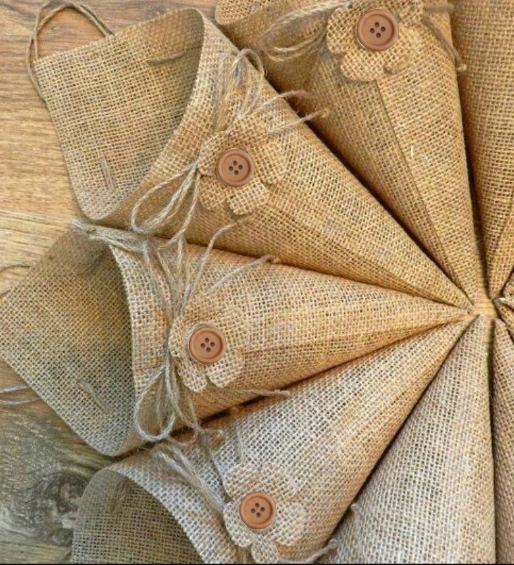 Juta e Renda: A Combinação Perfeita para Lembrancinhas de Casamento Românticas