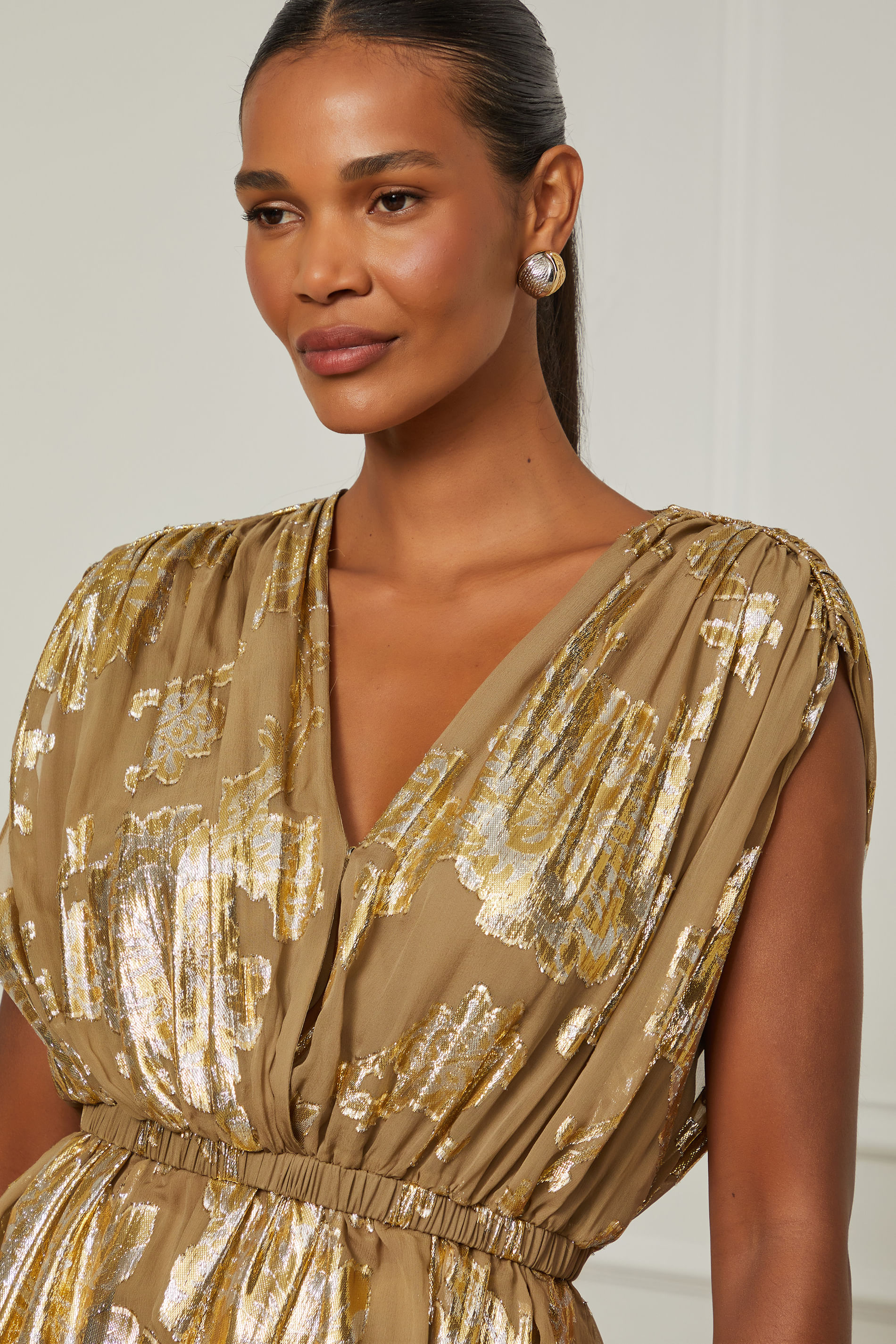 looks com blusa de lurex