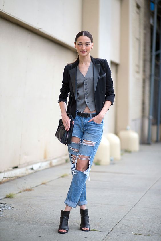 Estilo Hi-Lo: Combinando Calça Destroyed com Peças Elegantes