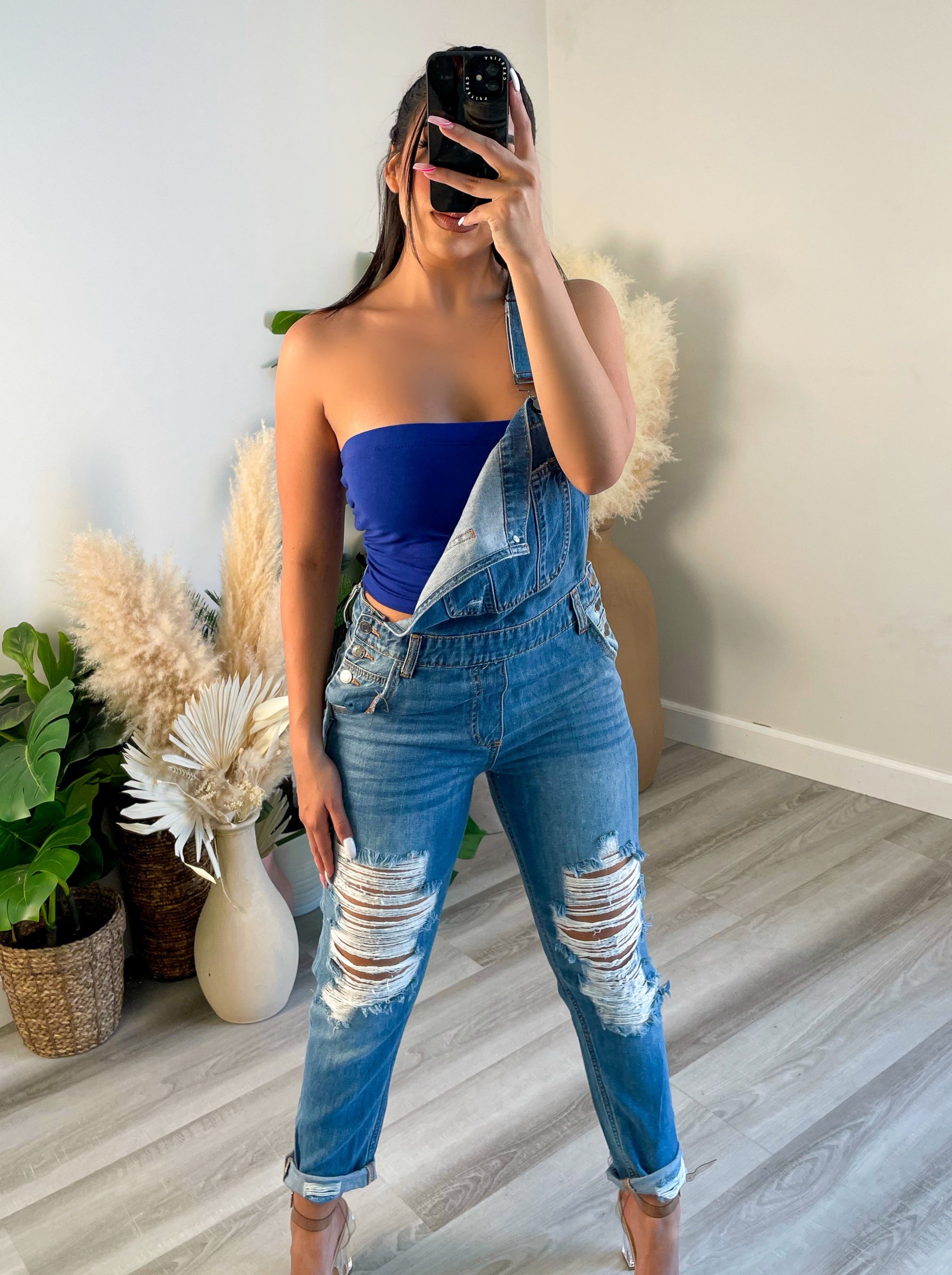 Como escolher o macacão jeans ideal para seu tipo de corpo