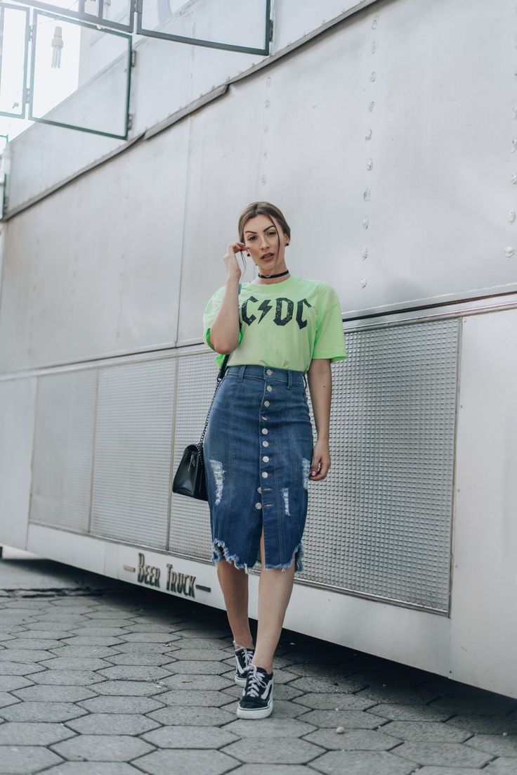 looks com saia jeans destroyed