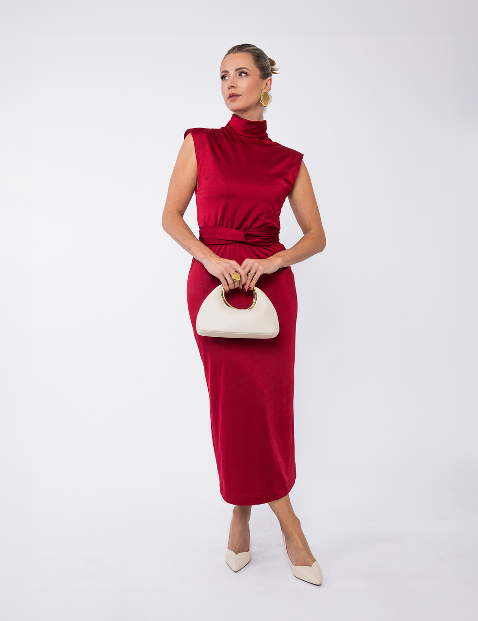 Vestido de malha no trabalho: Elegância e conforto sem abrir mão do estilo