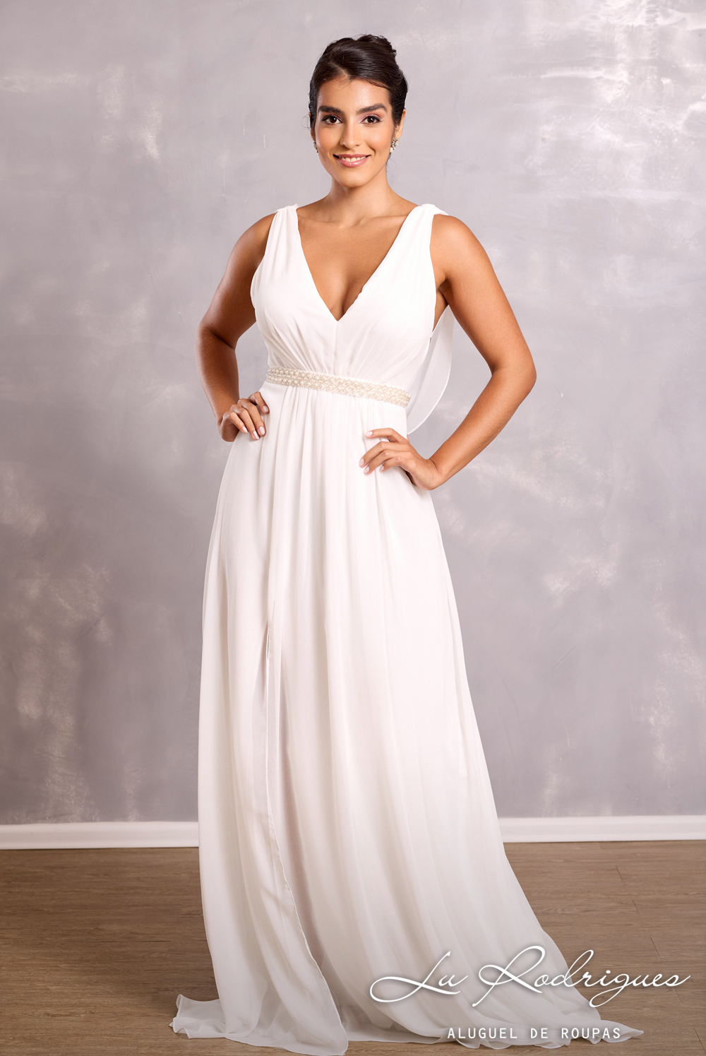 Além do Vestido: Opções de Looks Modernos para Noivas no Cartório