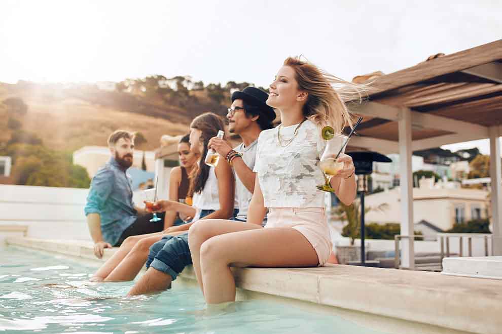 Moda Masculina na Praia: Estilo e Conforto para o Verão 2025