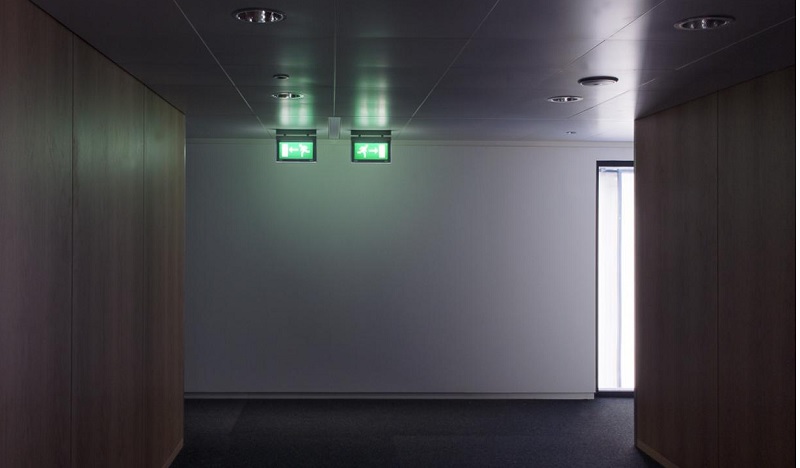 luminária de emergência