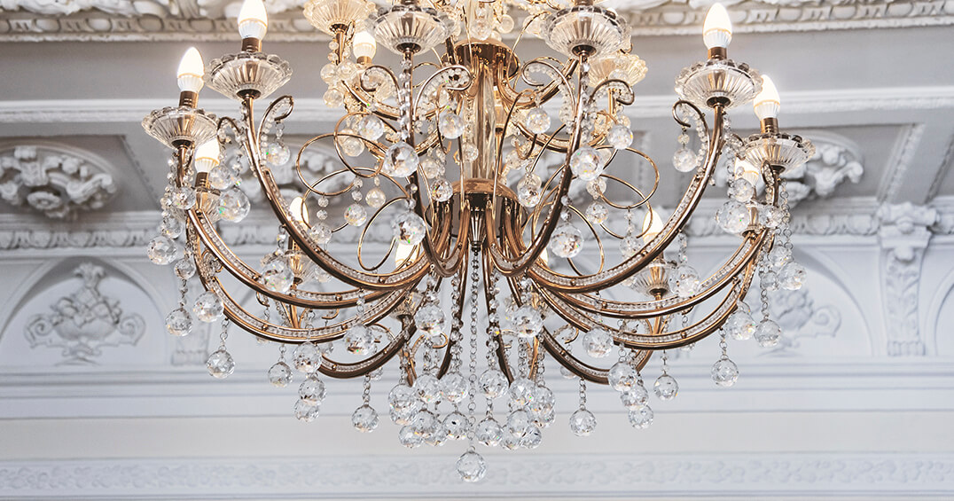 como limpar lustre de cristal em casa