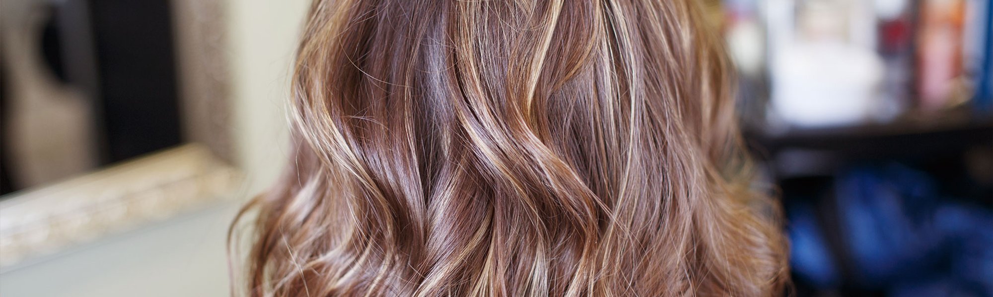 5 Títulos para Posts sobre Luzes Douradas:
1. Luzes Douradas: O Guia Completo para Iluminar Seu Visual
2. Morena Iluminada Dourada: Transformação e Sofisticação
3. Loiro Mel Dourado: A Cor Perfeita para um Look Radiante
4. Cuidados Essenciais para Manter Suas Luzes Douradas Sempre Perfeitas
5. Luzes Douradas vs. Outras Técnicas: Qual Escolher?