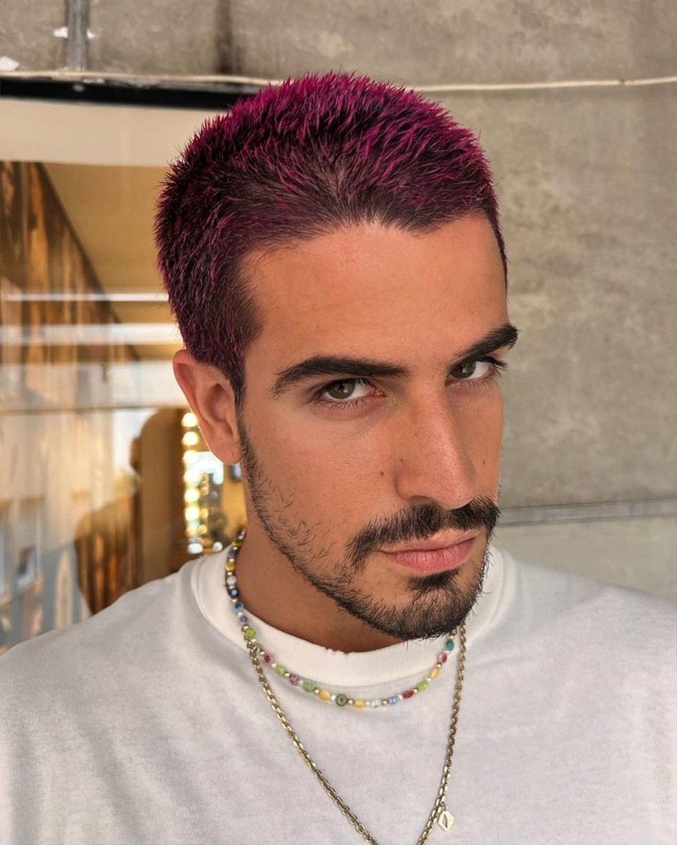 custo de corte de cabelo liso masculino em barbearia