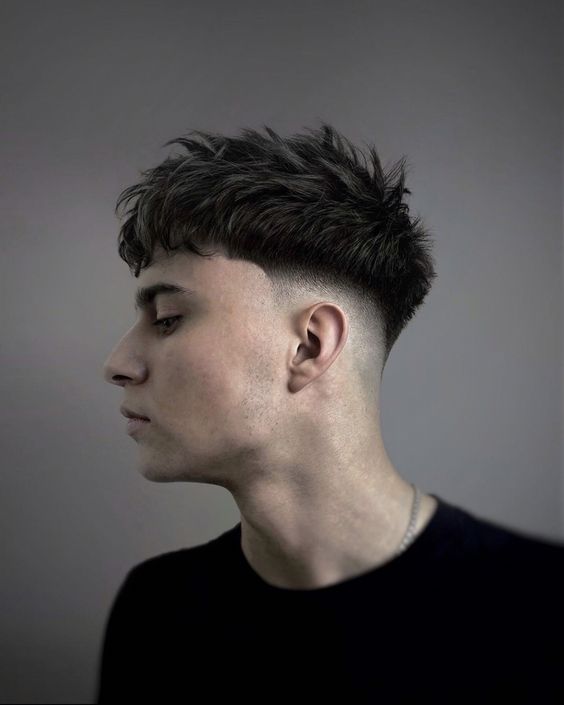 custo de corte de cabelo liso masculino em barbearia