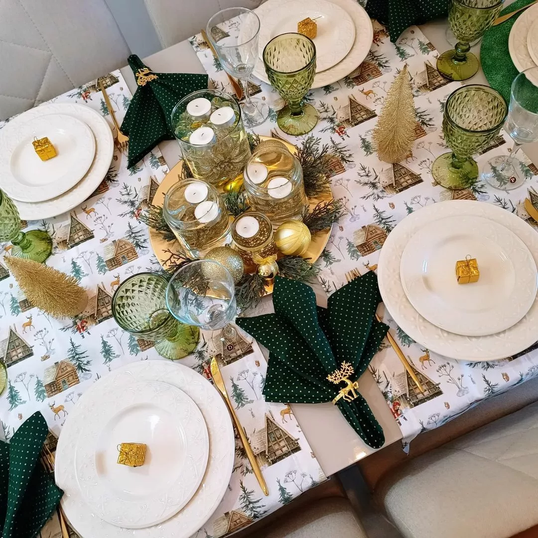 mesa posta natal com centro de mesa