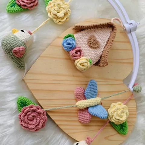 Os Melhores Temas de Móbile Amigurumi para a Decoração do Quarto do Bebê