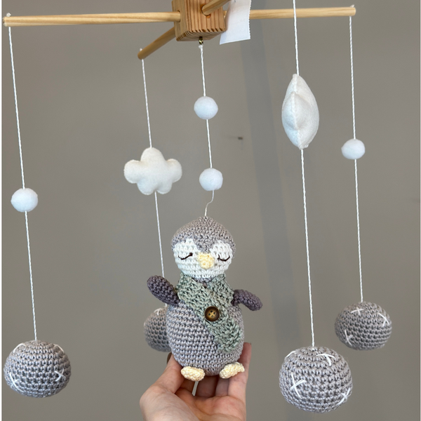 Segurança em Primeiro Lugar: O Que Saber Antes de Comprar um Móbile de Berço