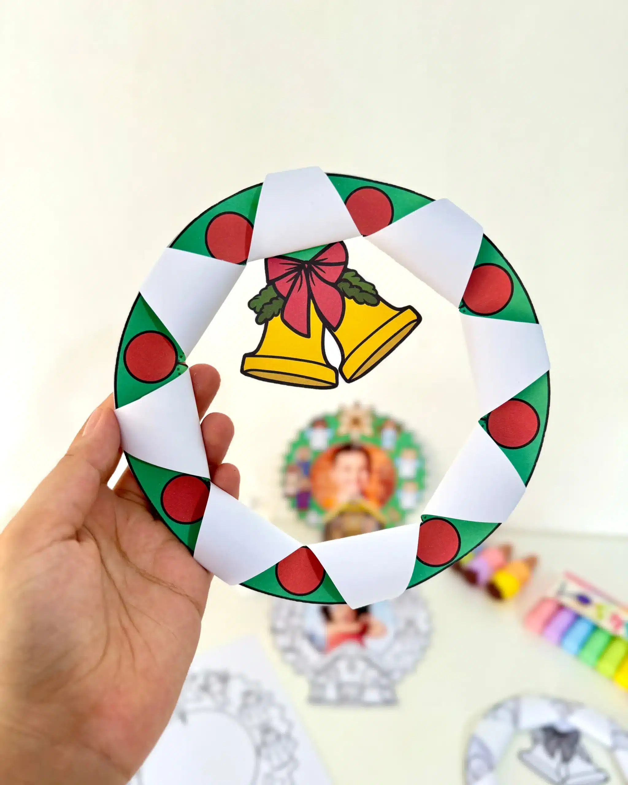 Passo a Passo: Guirlanda de Mãozinhas Coloridas para Crianças