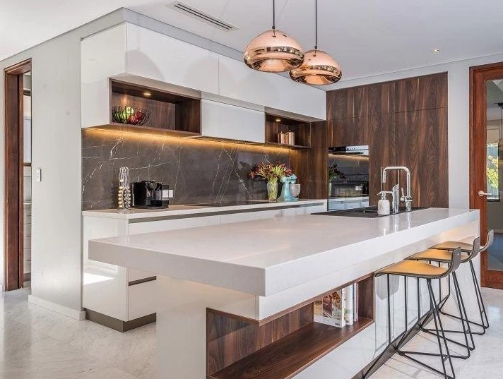 1. Nanoglass vs. Marmoglass: Qual a melhor escolha para sua casa?
2. Guia completo sobre Super Nano Glass: a evolução dos revestimentos brancos.
3. Aplicações do Nanoglass em ambientes residenciais e comerciais.
4. Durabilidade e resistência: entendendo os benefícios do Nanoglass.
5. Como cuidar e manter seu Nanoglass impecável por mais tempo.